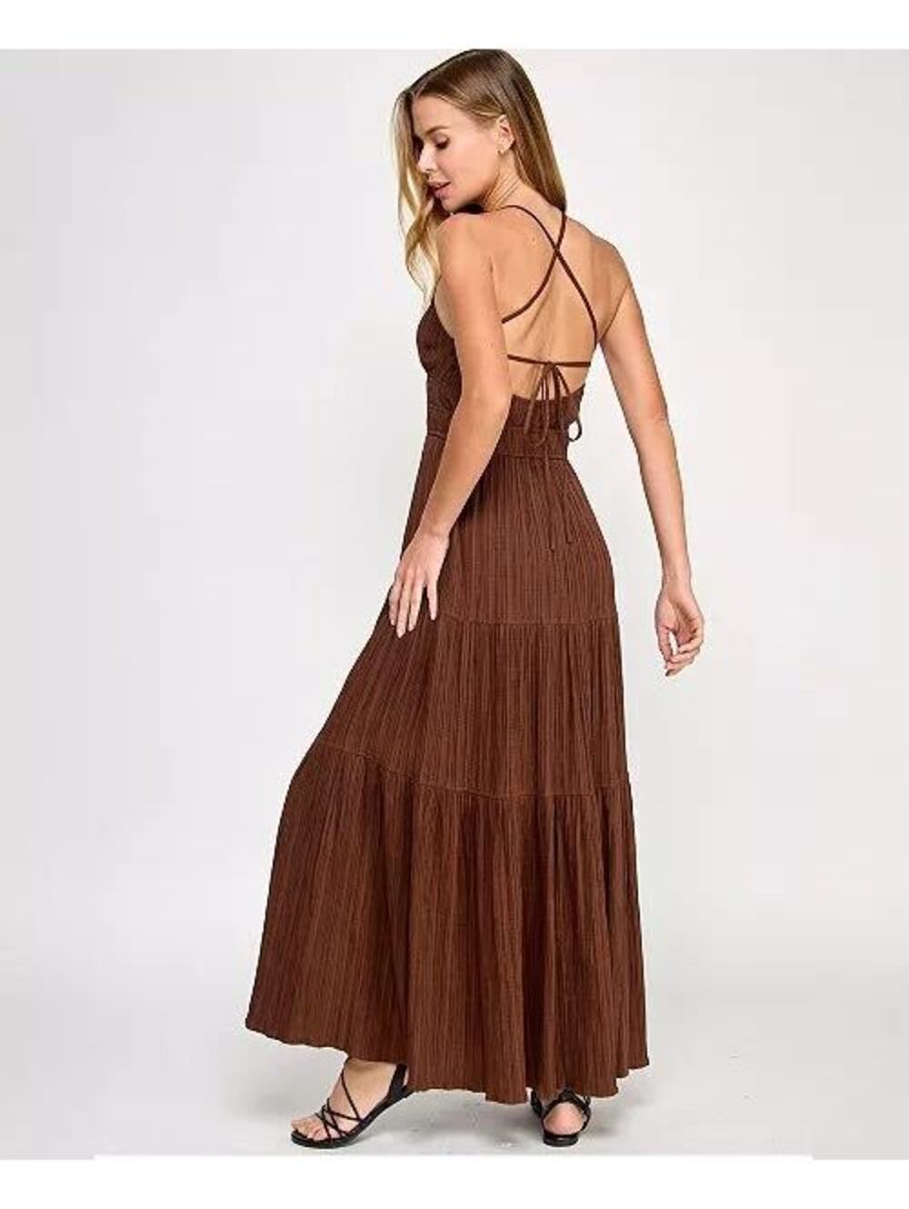 City Studios Juniors' Textured Keyhole Strappy Maxi Dress - Picture 2 of 8